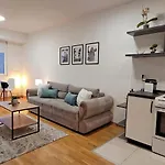 Urban Side Apartment