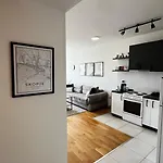 Urban Side Apartment *