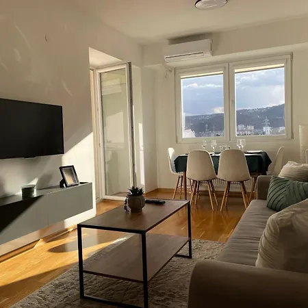 Urban Side Apartment