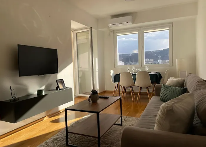 Urban Side Apartment